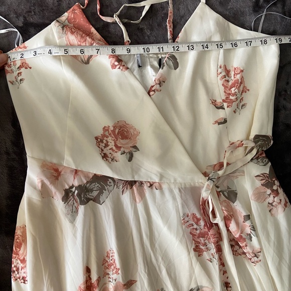 Elegant Cream and Blush Floral Wrap Maxi Dress 🌿 - Picture 12 of 12